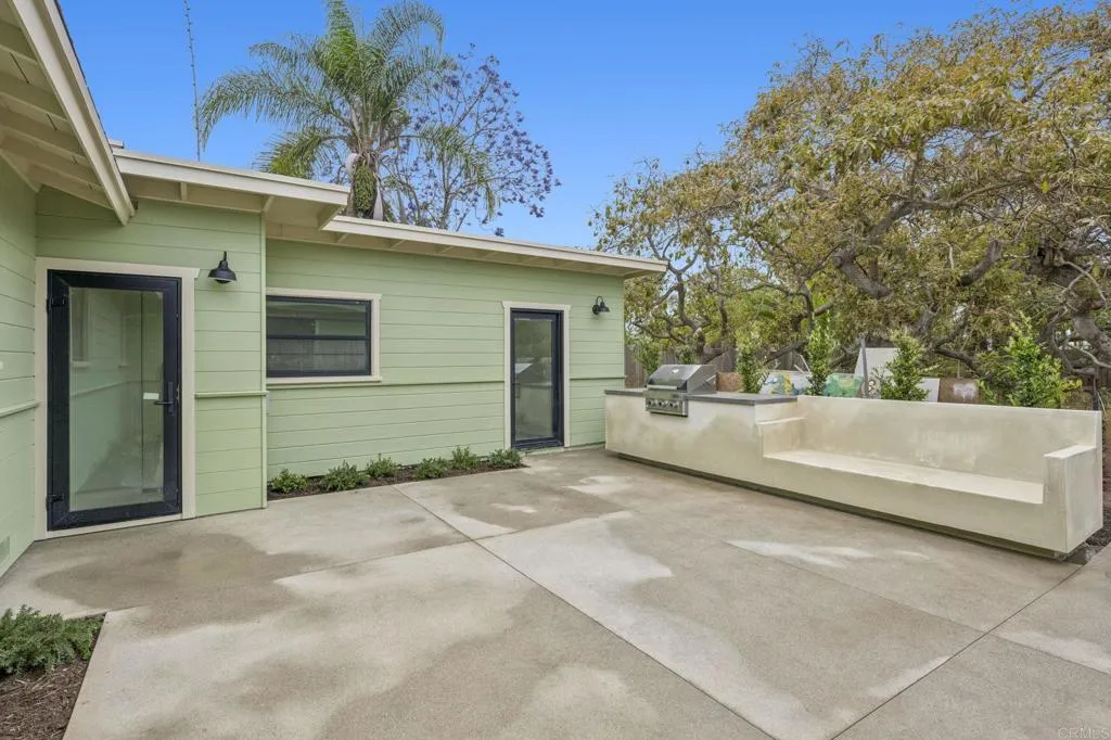 1061 Buena Vista Way