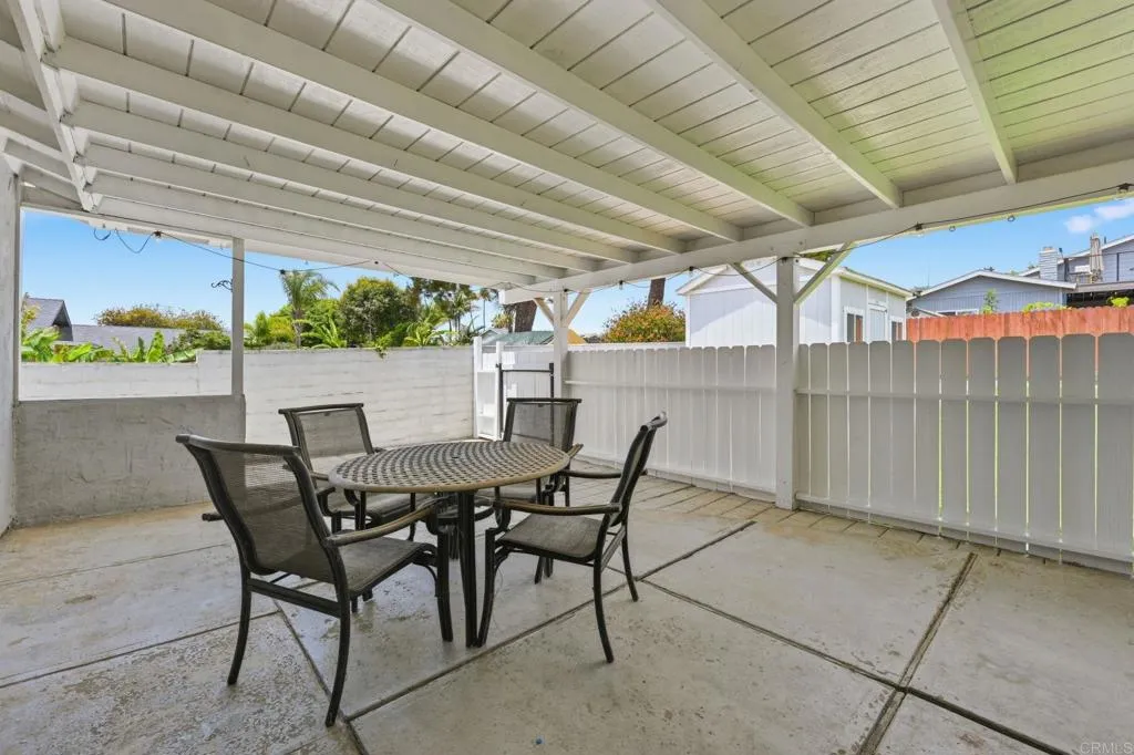 2202 Greenbrier Drive