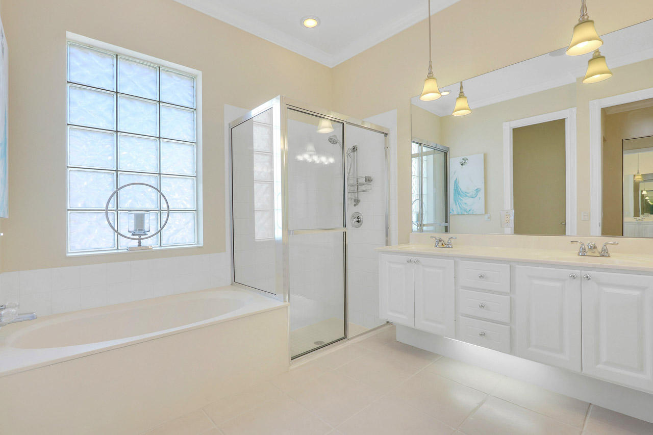 122 Poinciana Drive
