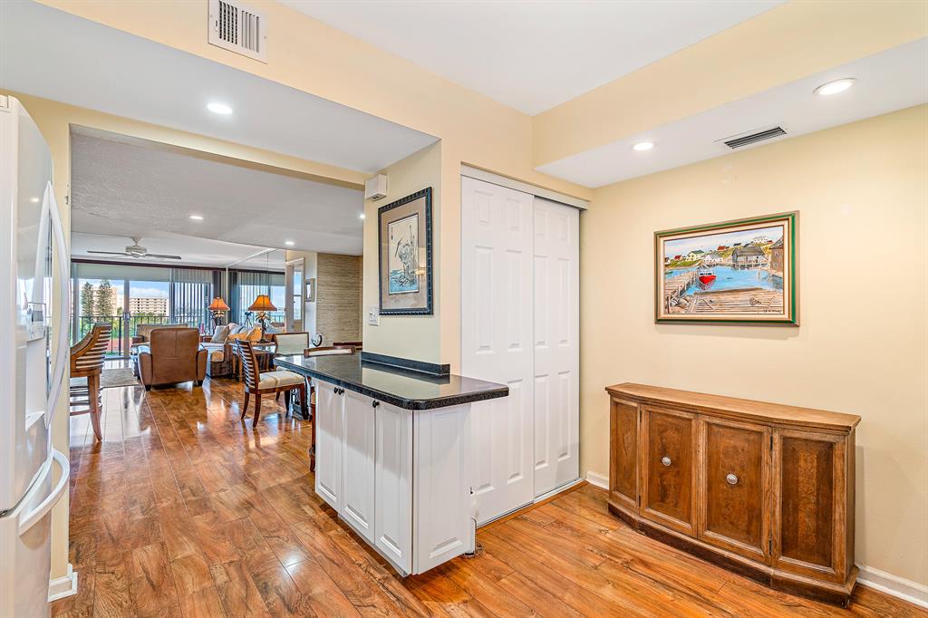801 Lake Shore Drive 517