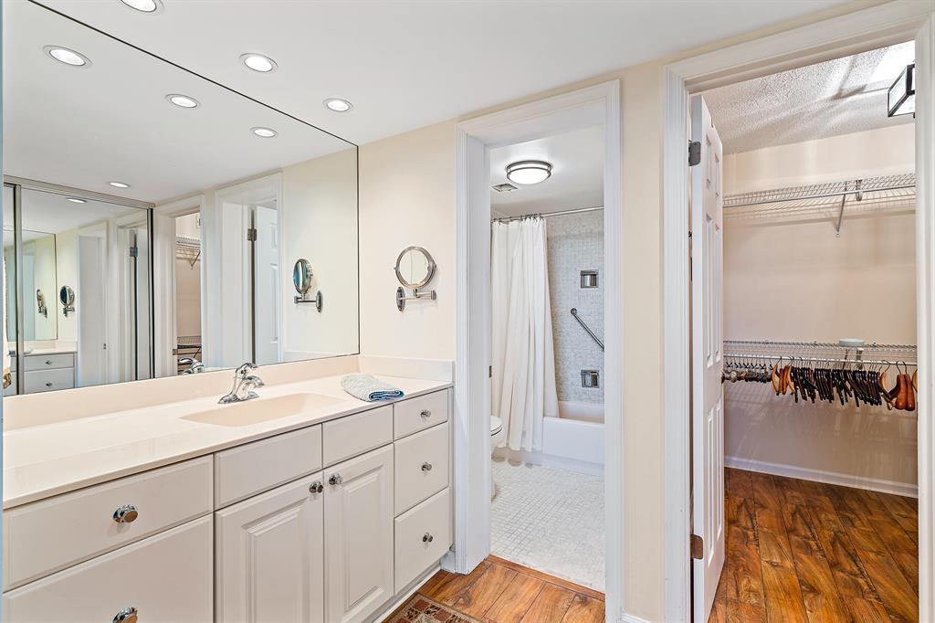801 Lake Shore Drive 517