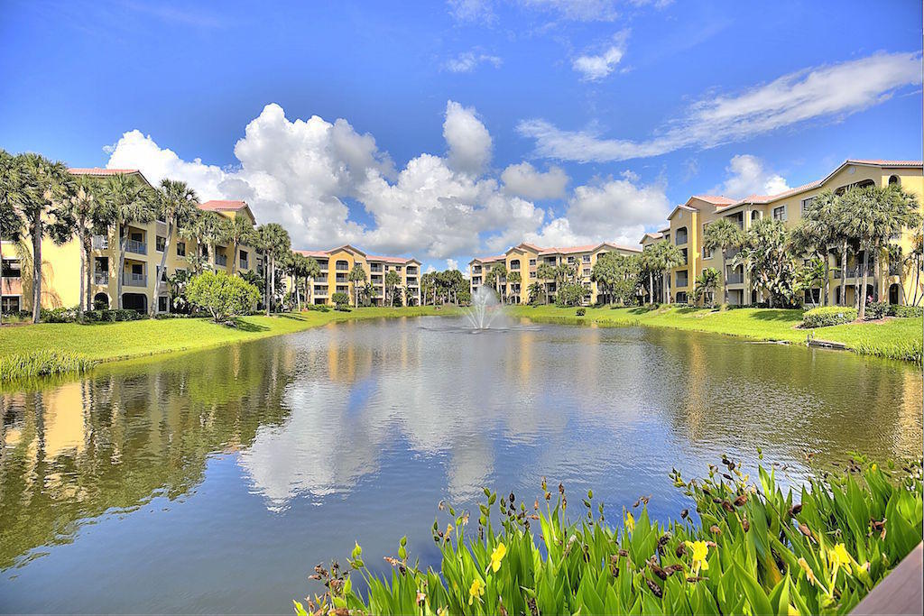 300 Uno Lago Drive 101
