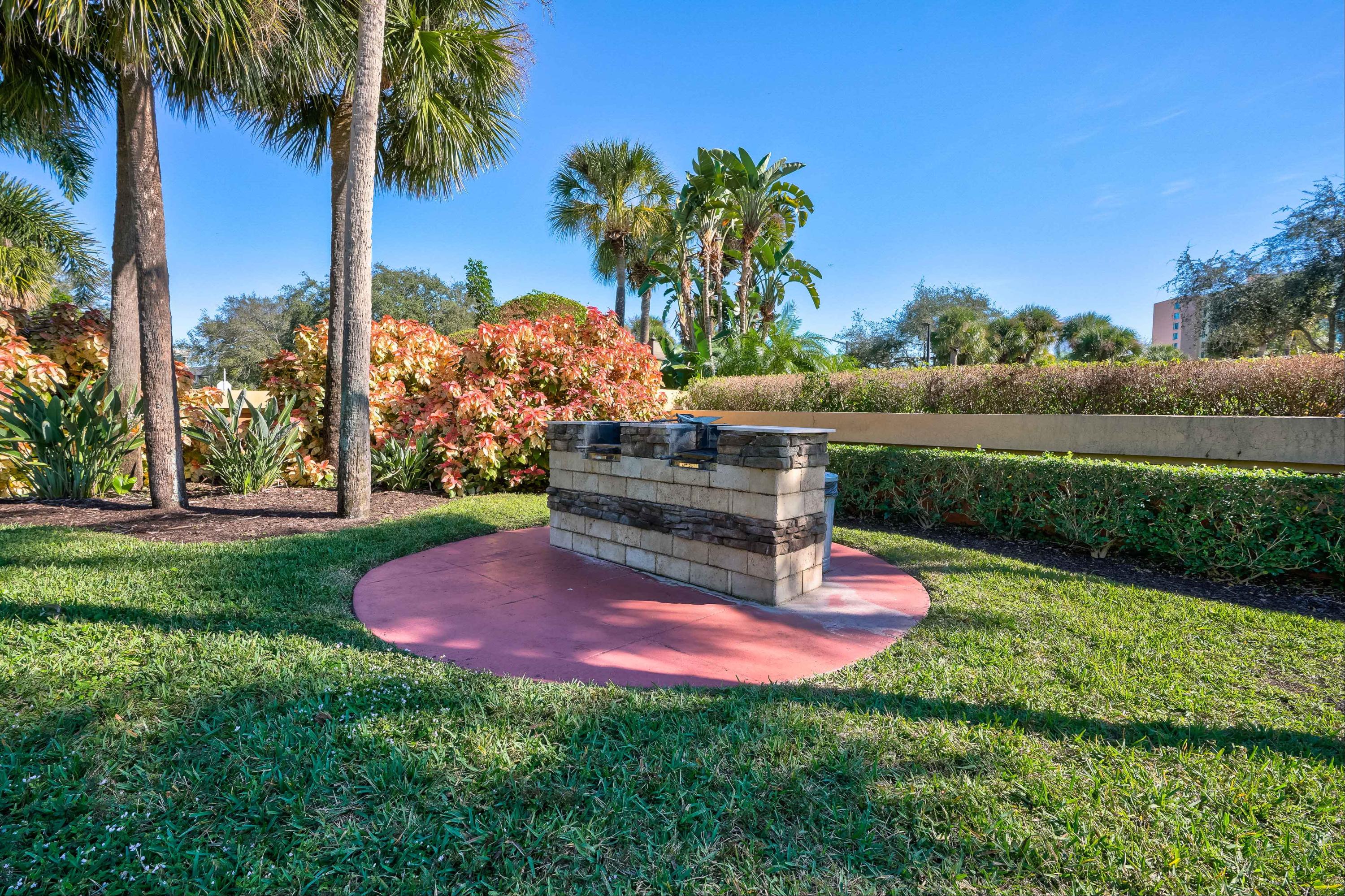 300 Uno Lago Drive 101