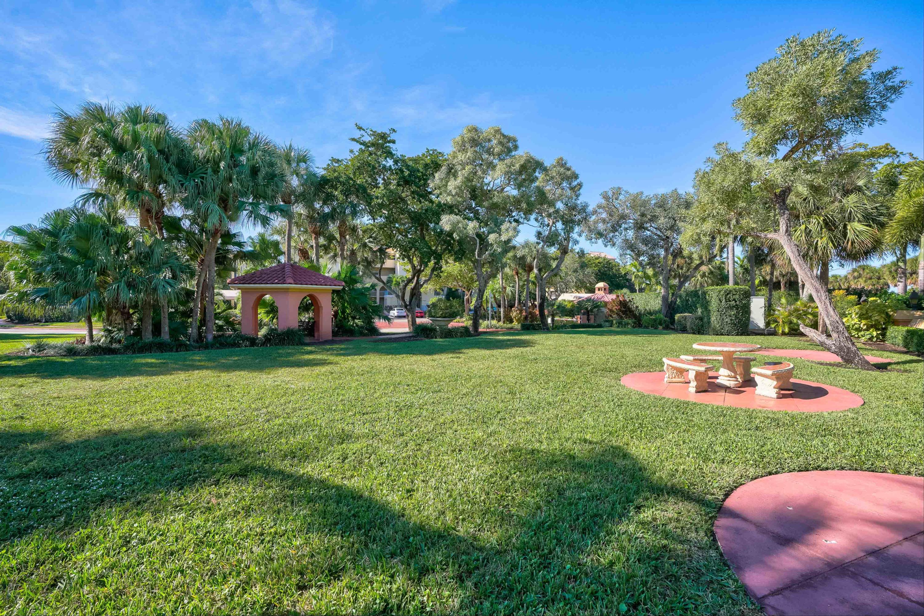 300 Uno Lago Drive 101