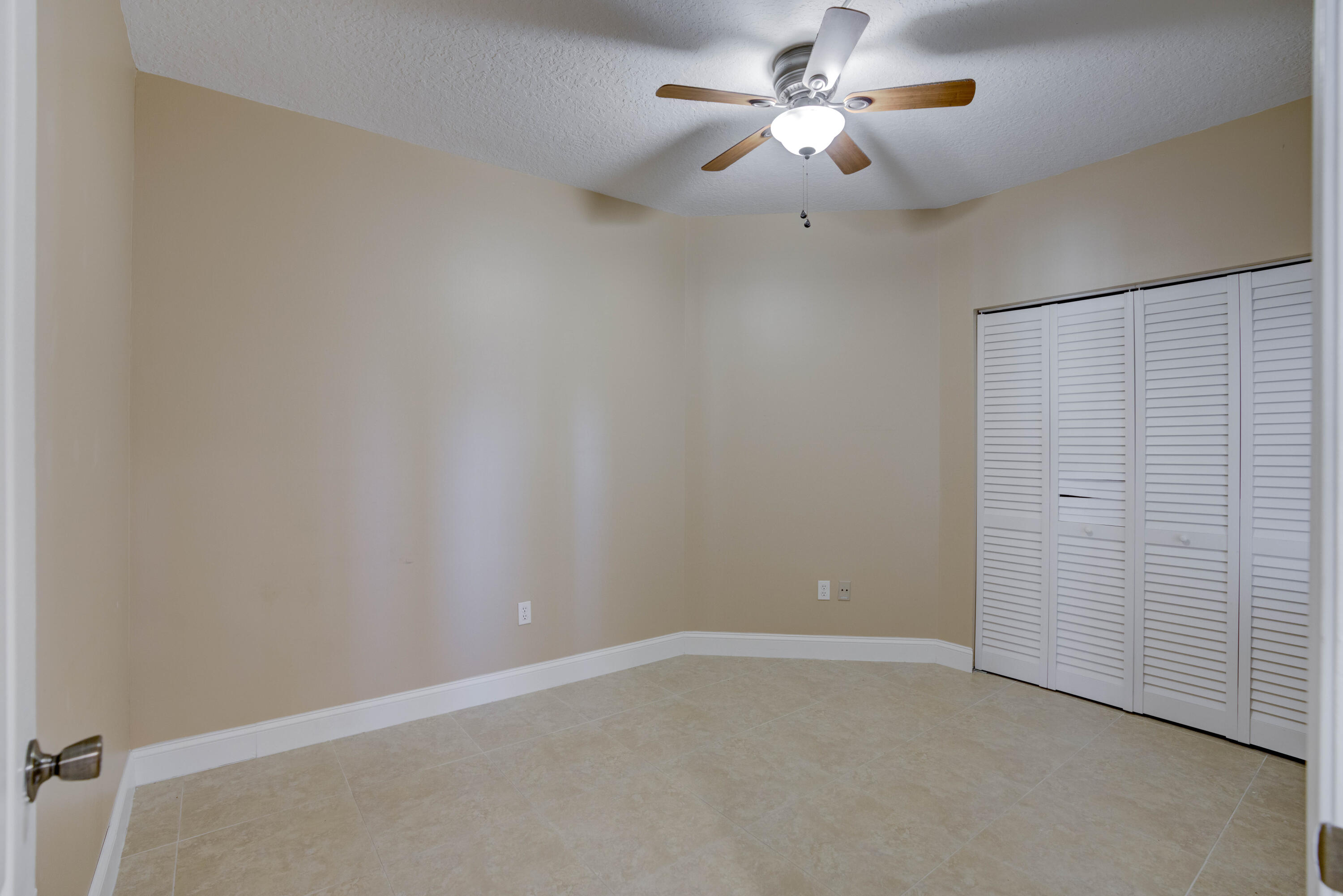 100 Uno Lago Drive 401