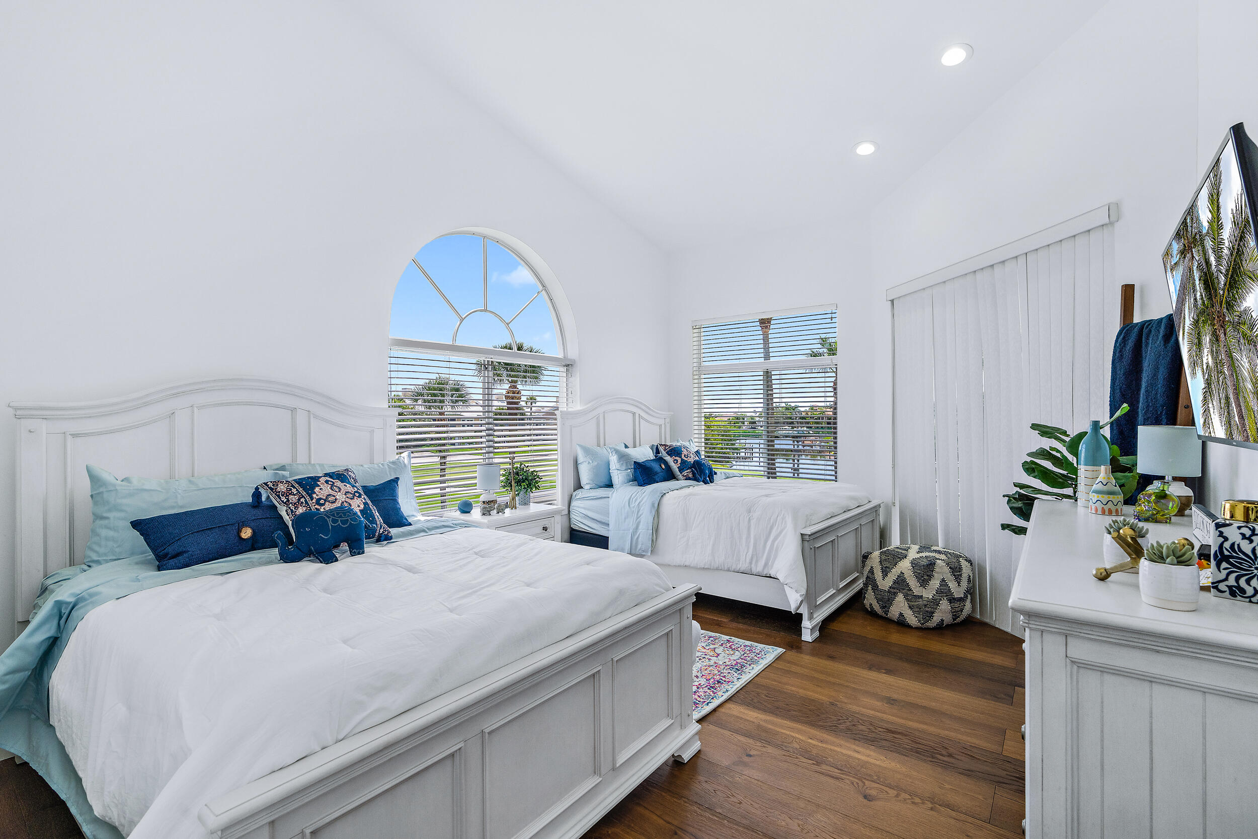 1702 Captains Way