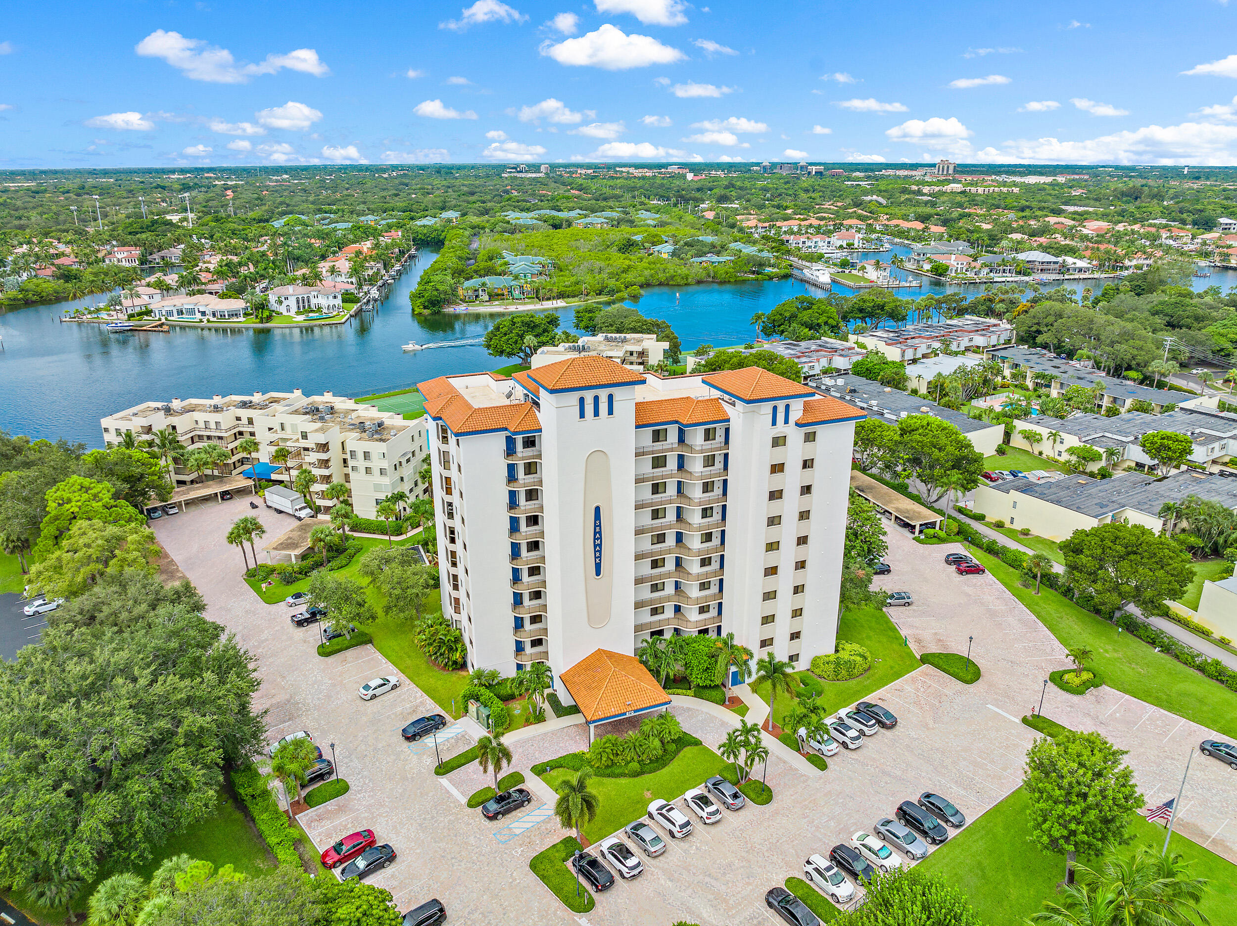 370 Golfview Road 203