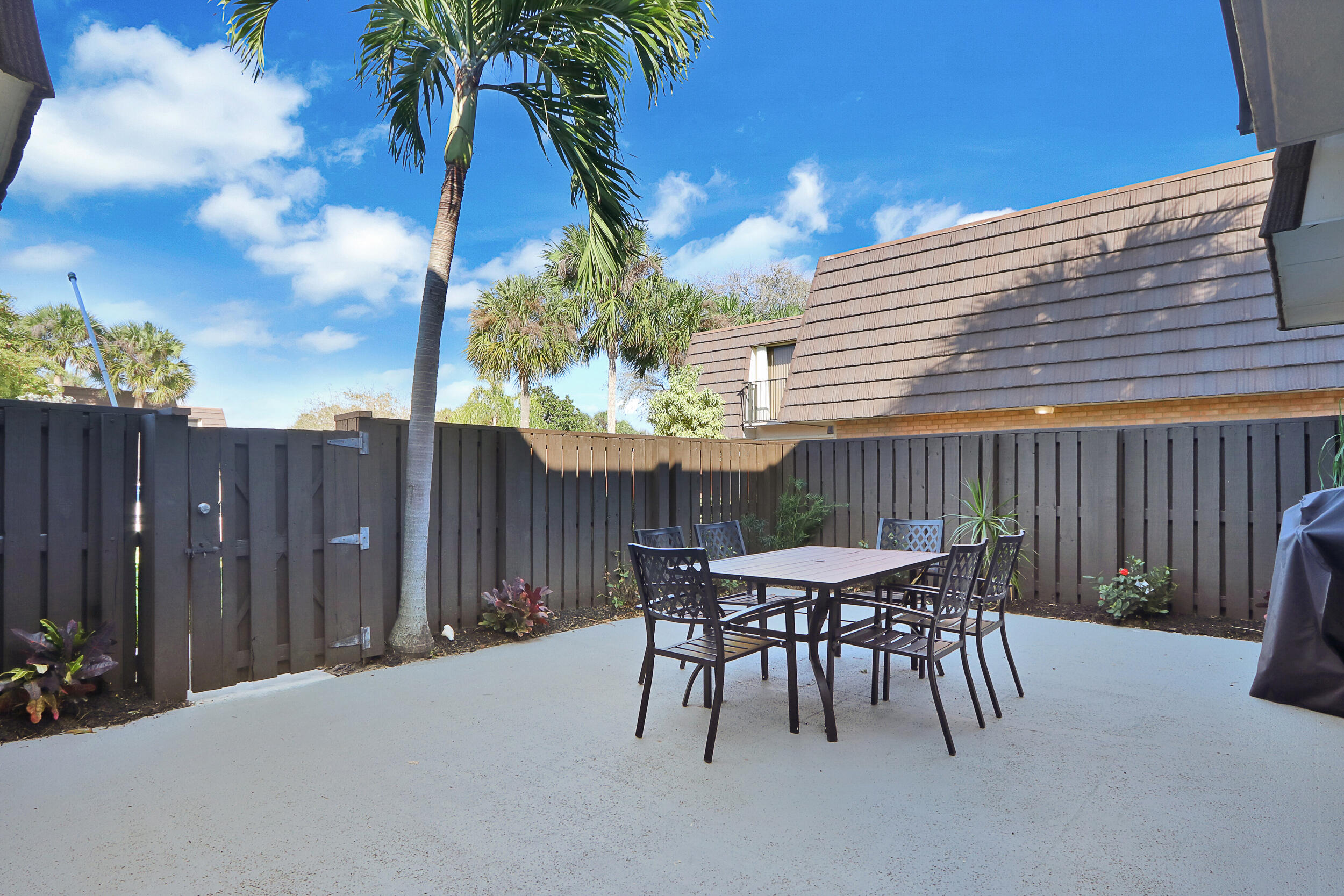 2117 21st Court