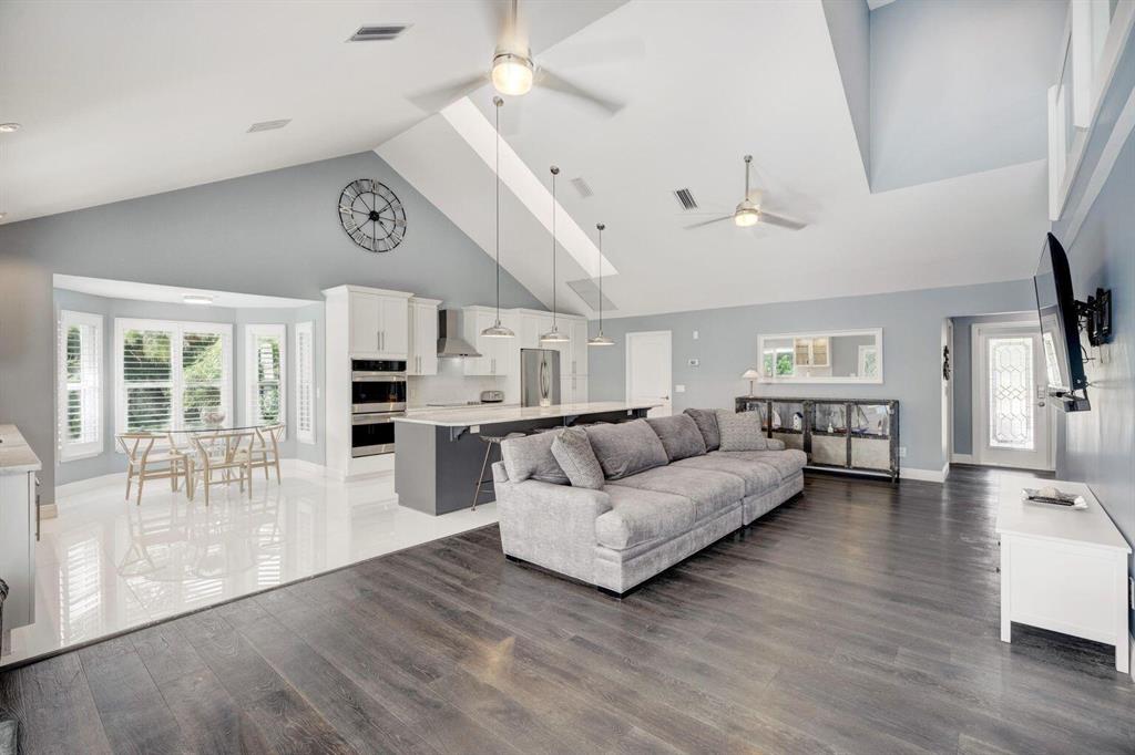 141 Pine Hill Trail W