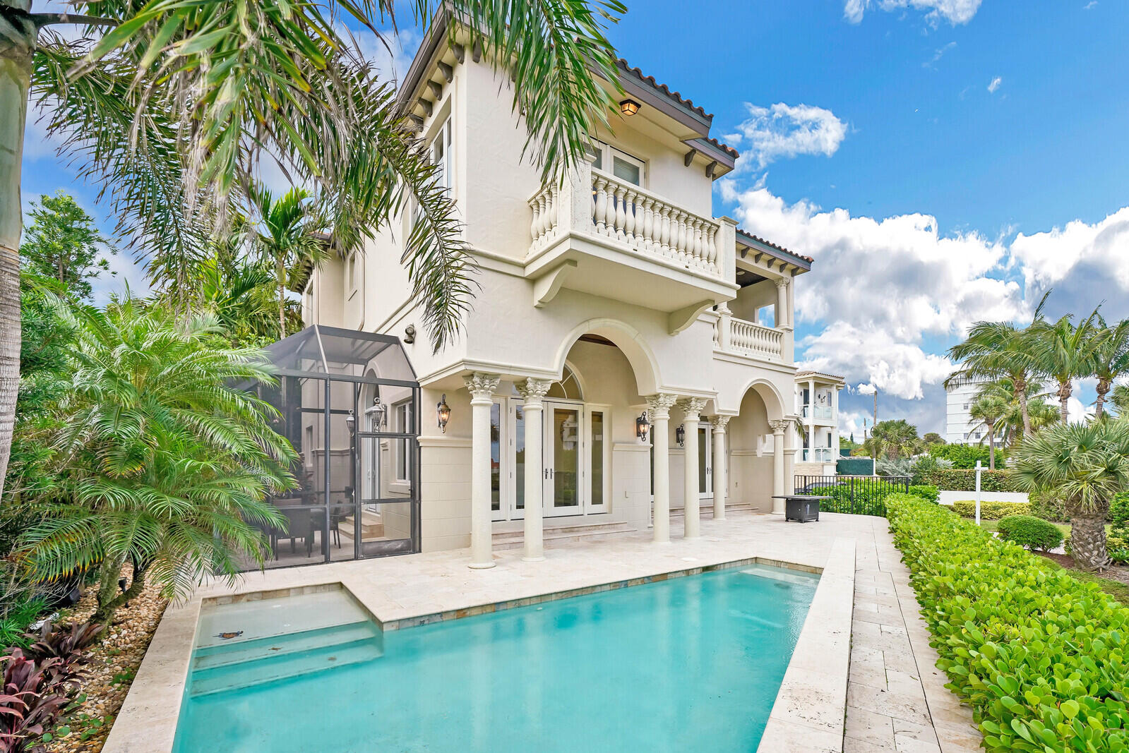 440 Surfside Lane