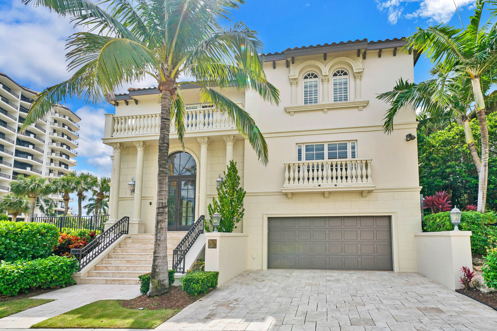 440 Surfside Lane