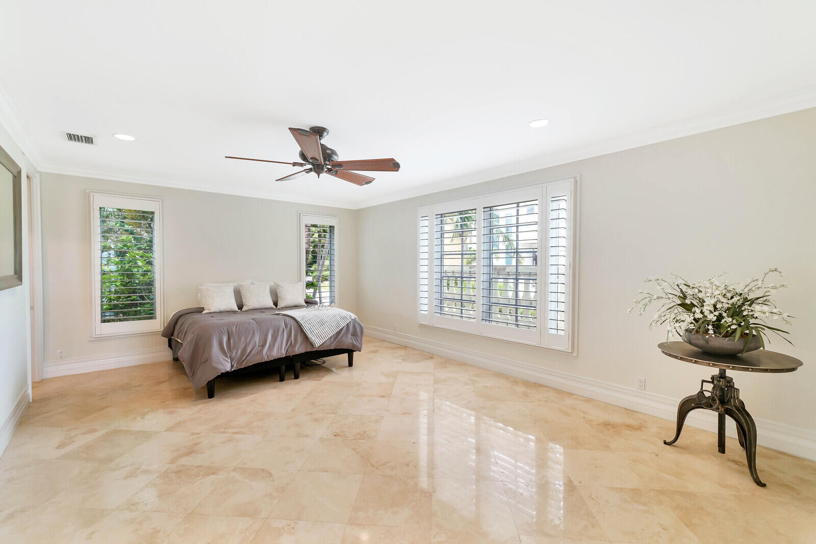 440 Surfside Lane