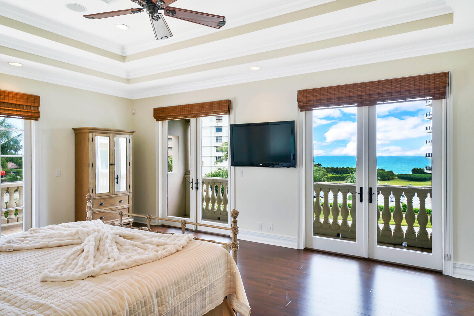 440 Surfside Lane