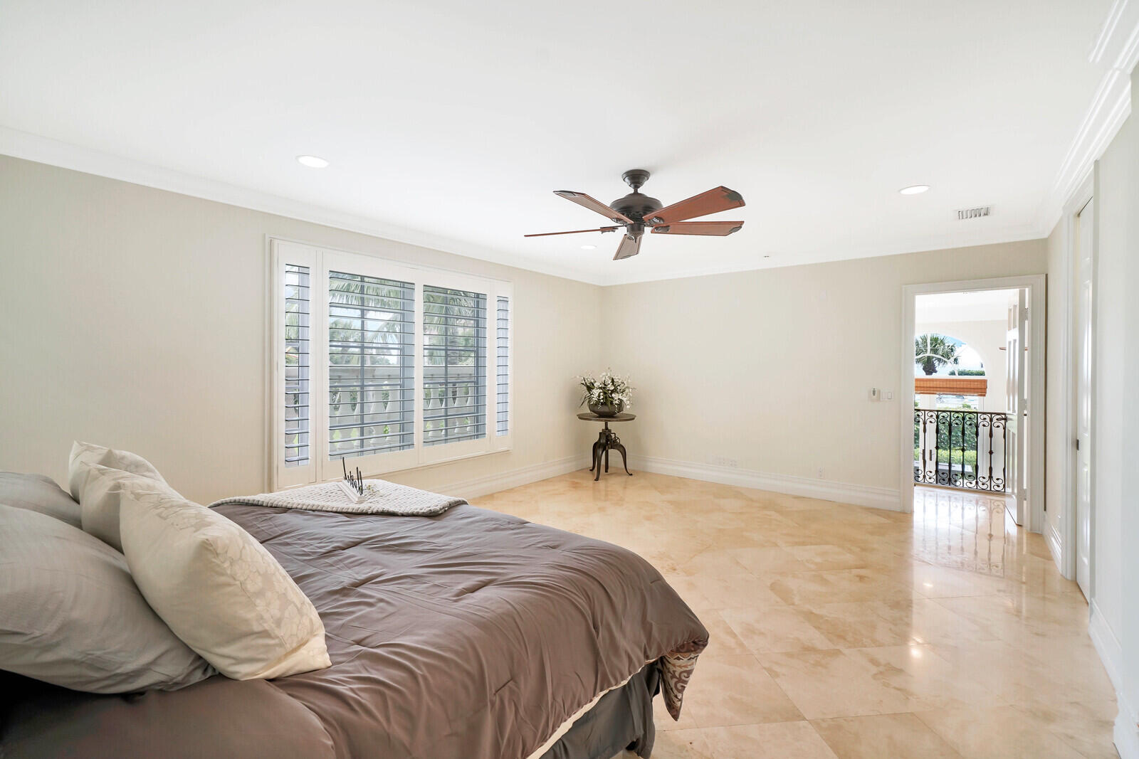 440 Surfside Lane