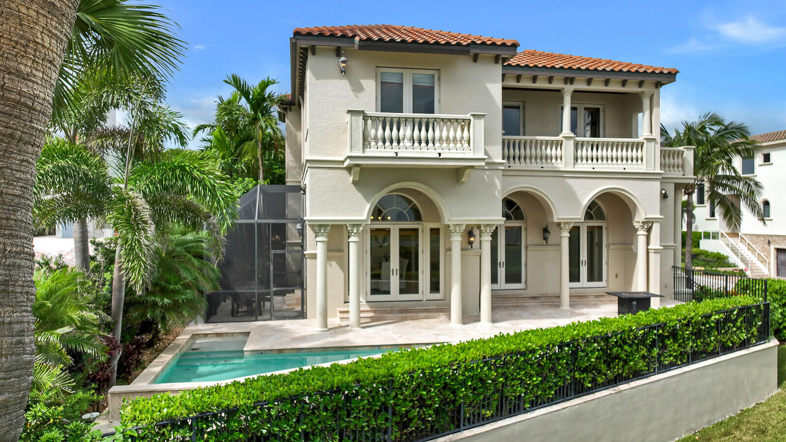 440 Surfside Lane