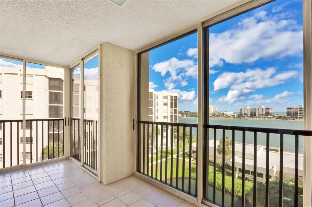 19800 Sandpointe Bay 607 Drive 607