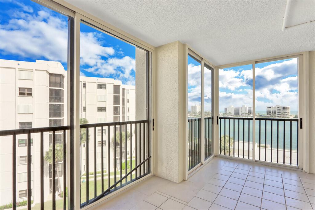 19800 Sandpointe Bay 607 Drive 607