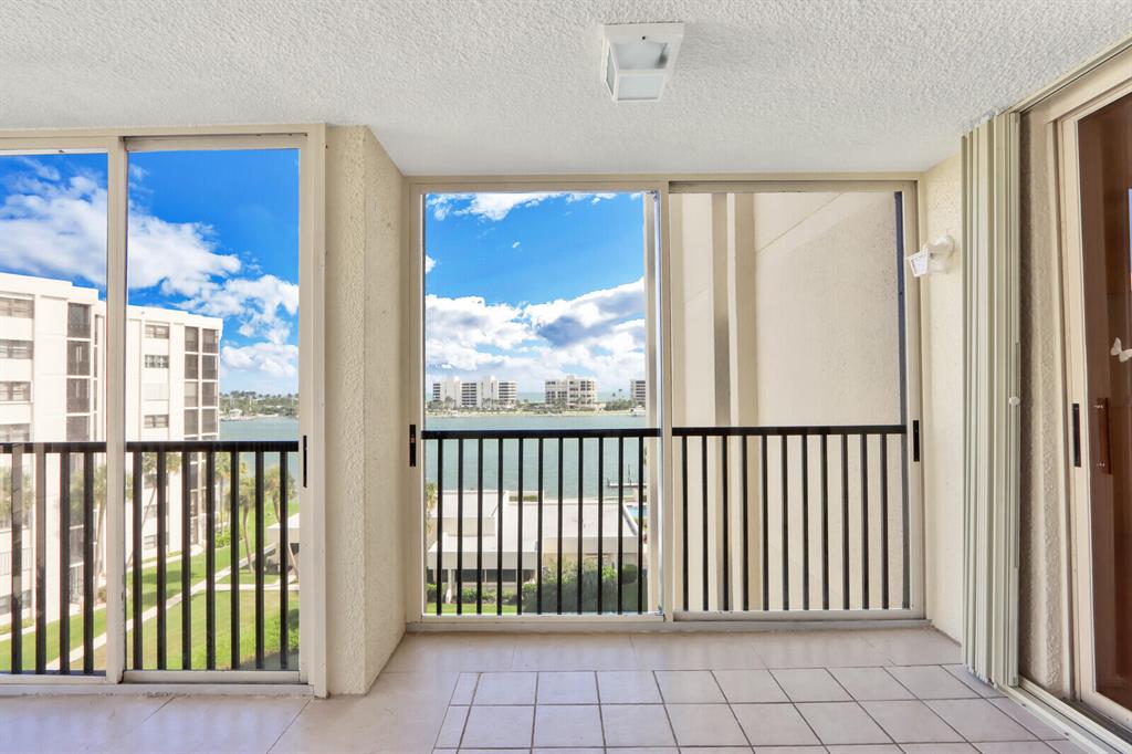 19800 Sandpointe Bay 607 Drive 607