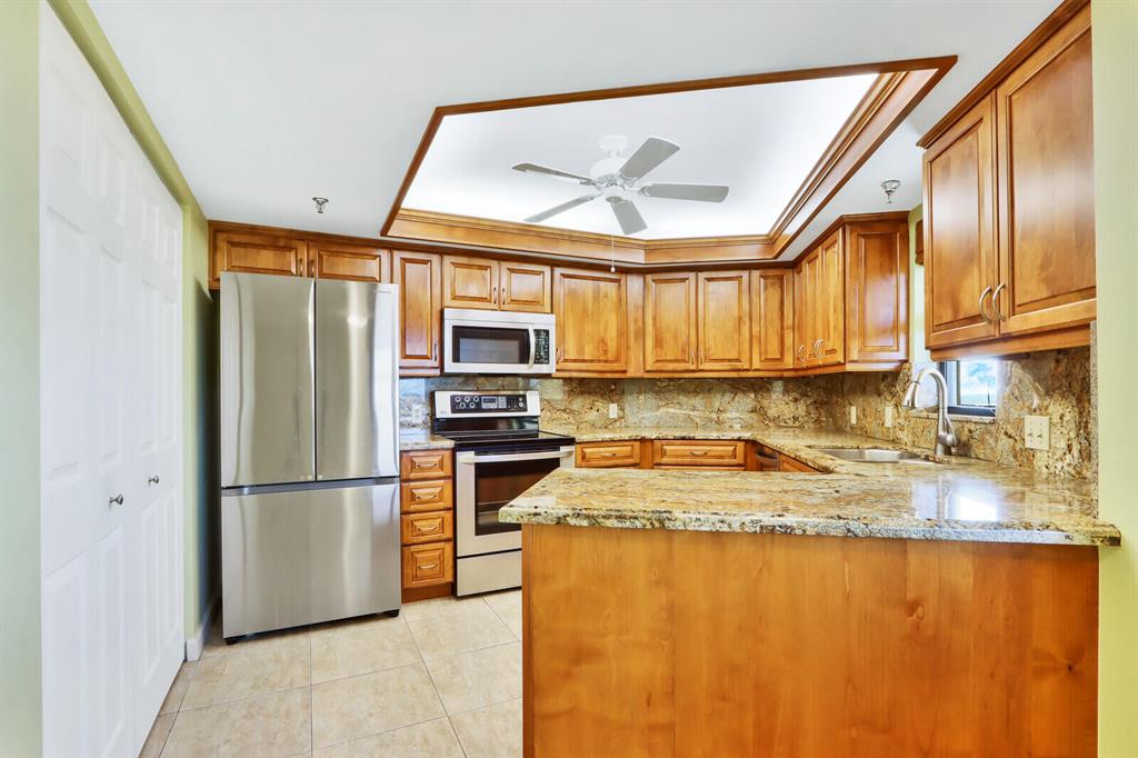 19800 Sandpointe Bay 607 Drive 607