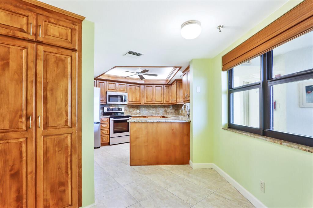 19800 Sandpointe Bay 607 Drive 607