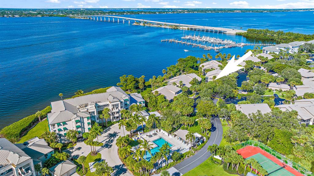 246 NE Edgewater Drive