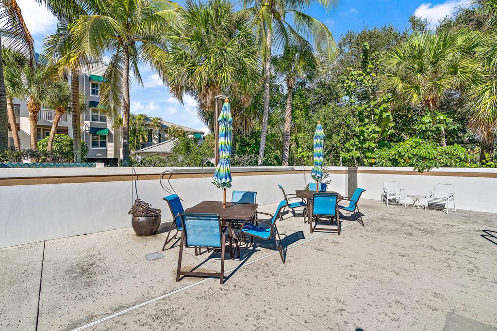 246 NE Edgewater Drive