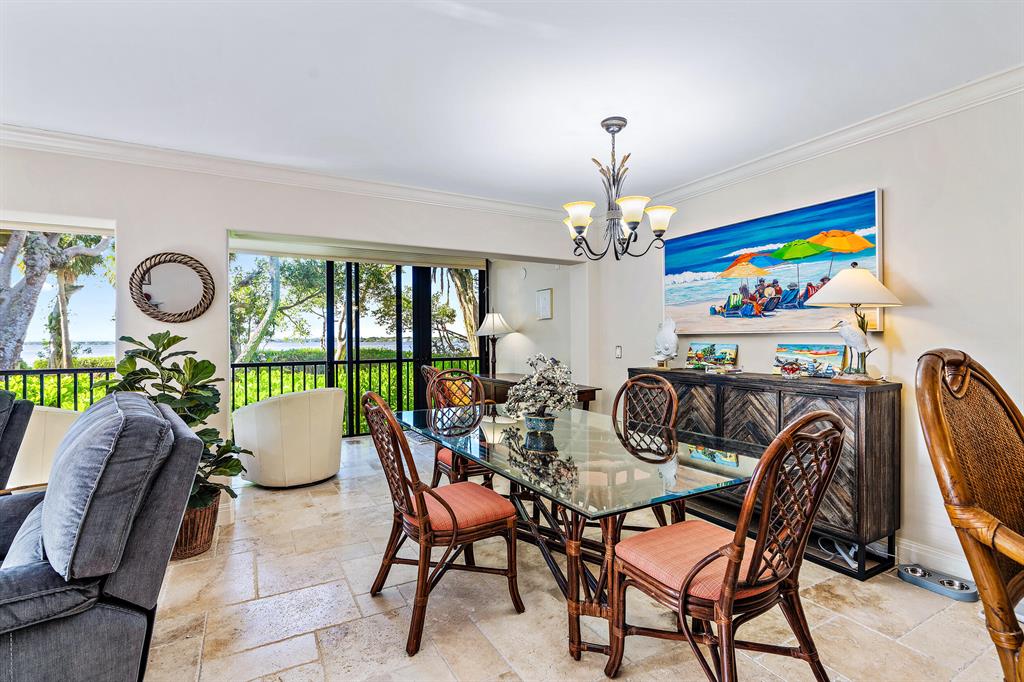 246 NE Edgewater Drive
