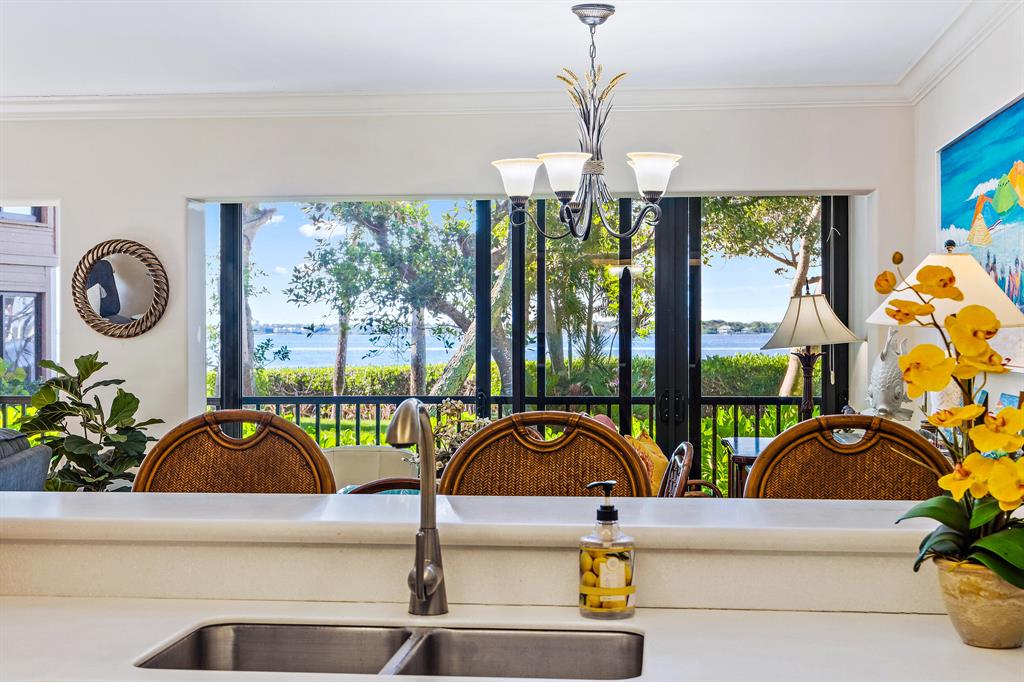 246 NE Edgewater Drive