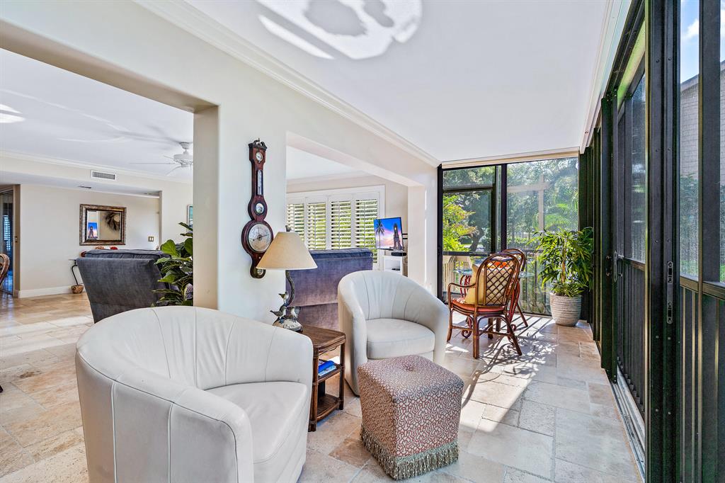246 NE Edgewater Drive