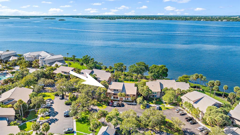 246 NE Edgewater Drive