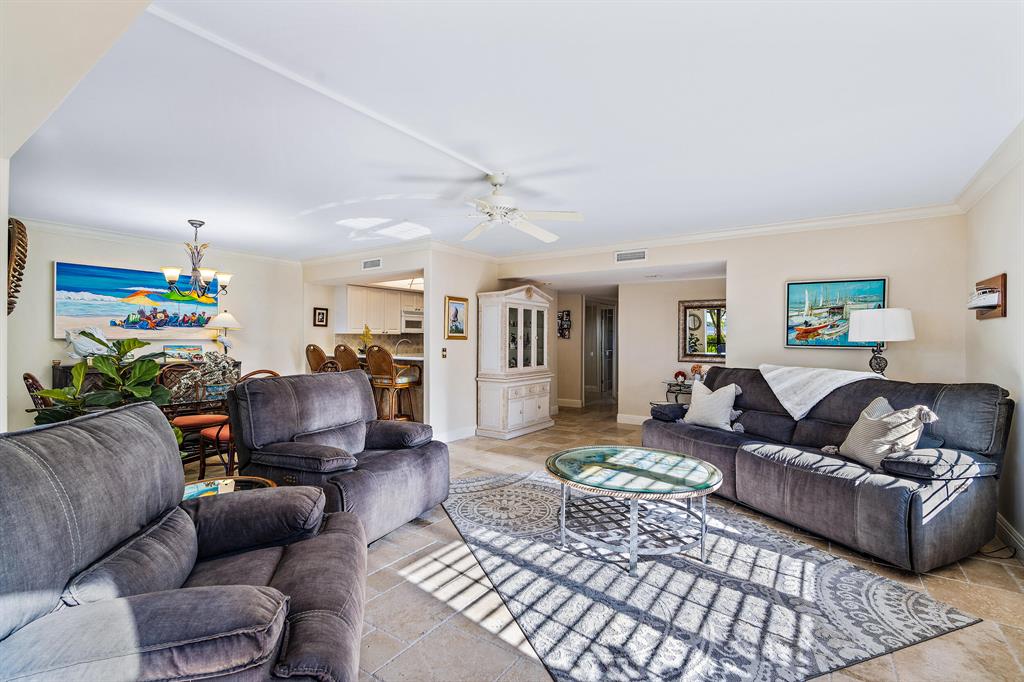 246 NE Edgewater Drive