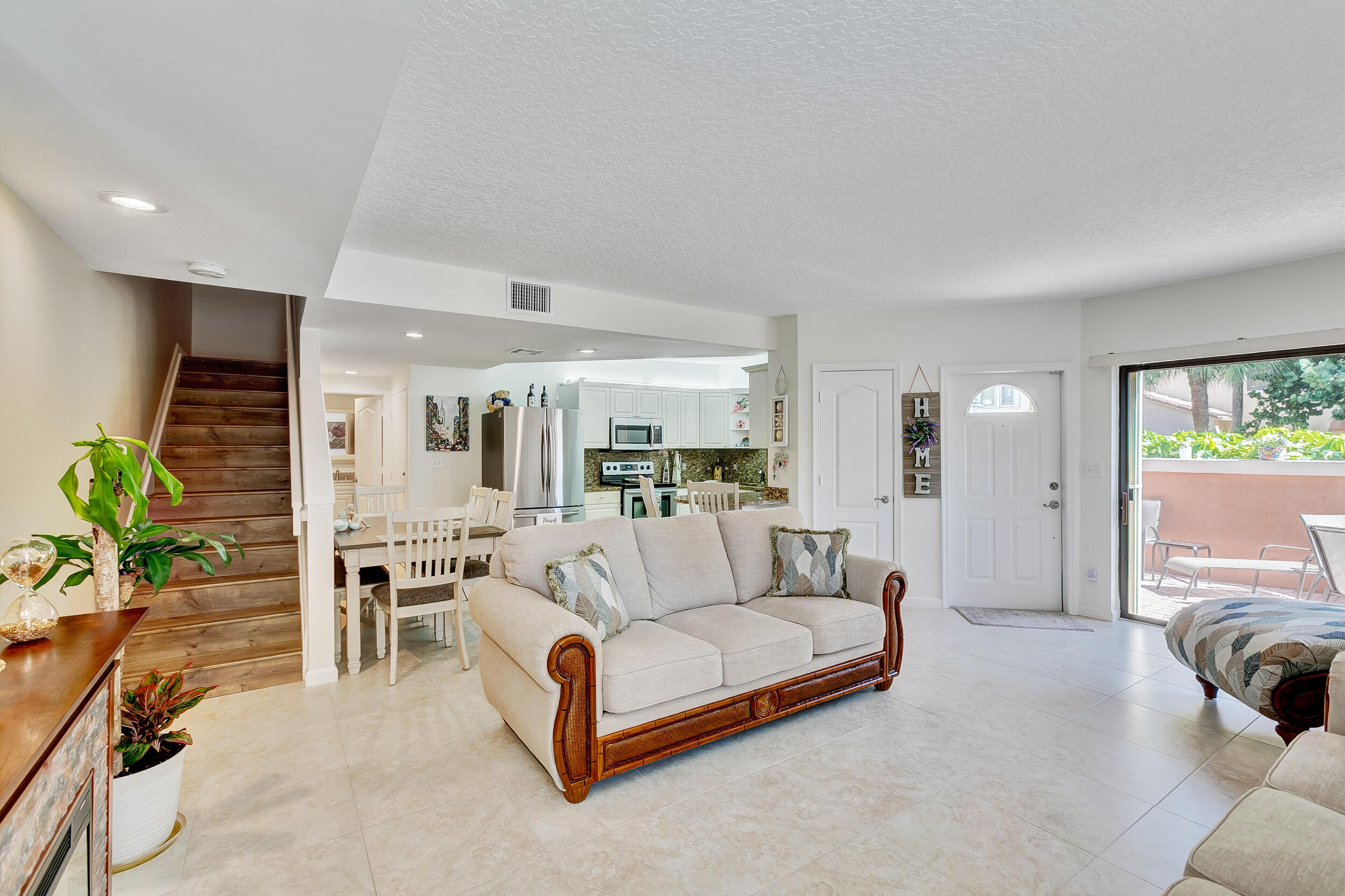 80 Uno Lago Drive