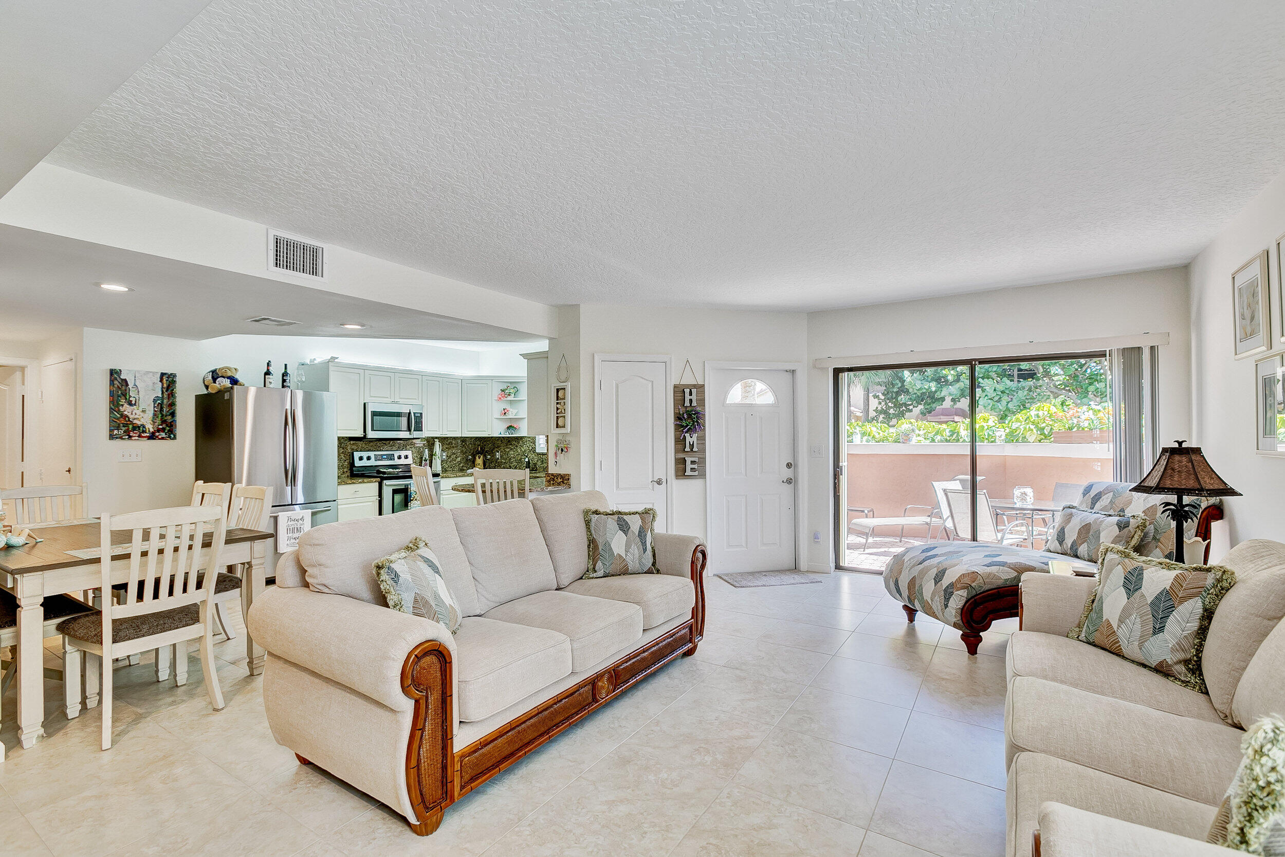 80 Uno Lago Drive