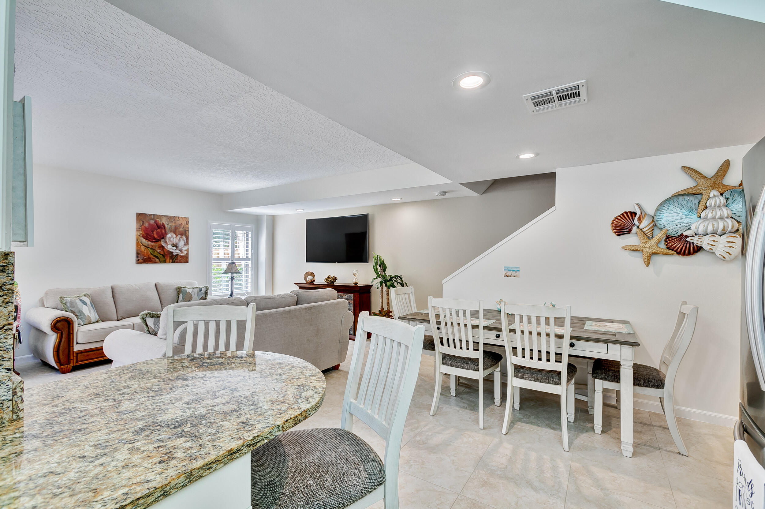 80 Uno Lago Drive