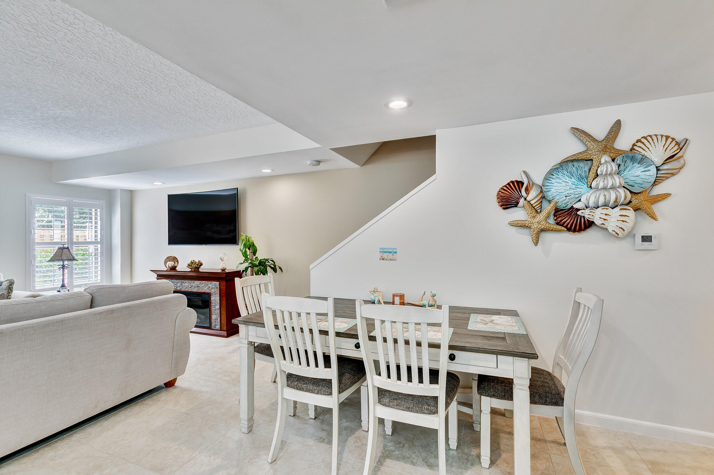 80 Uno Lago Drive