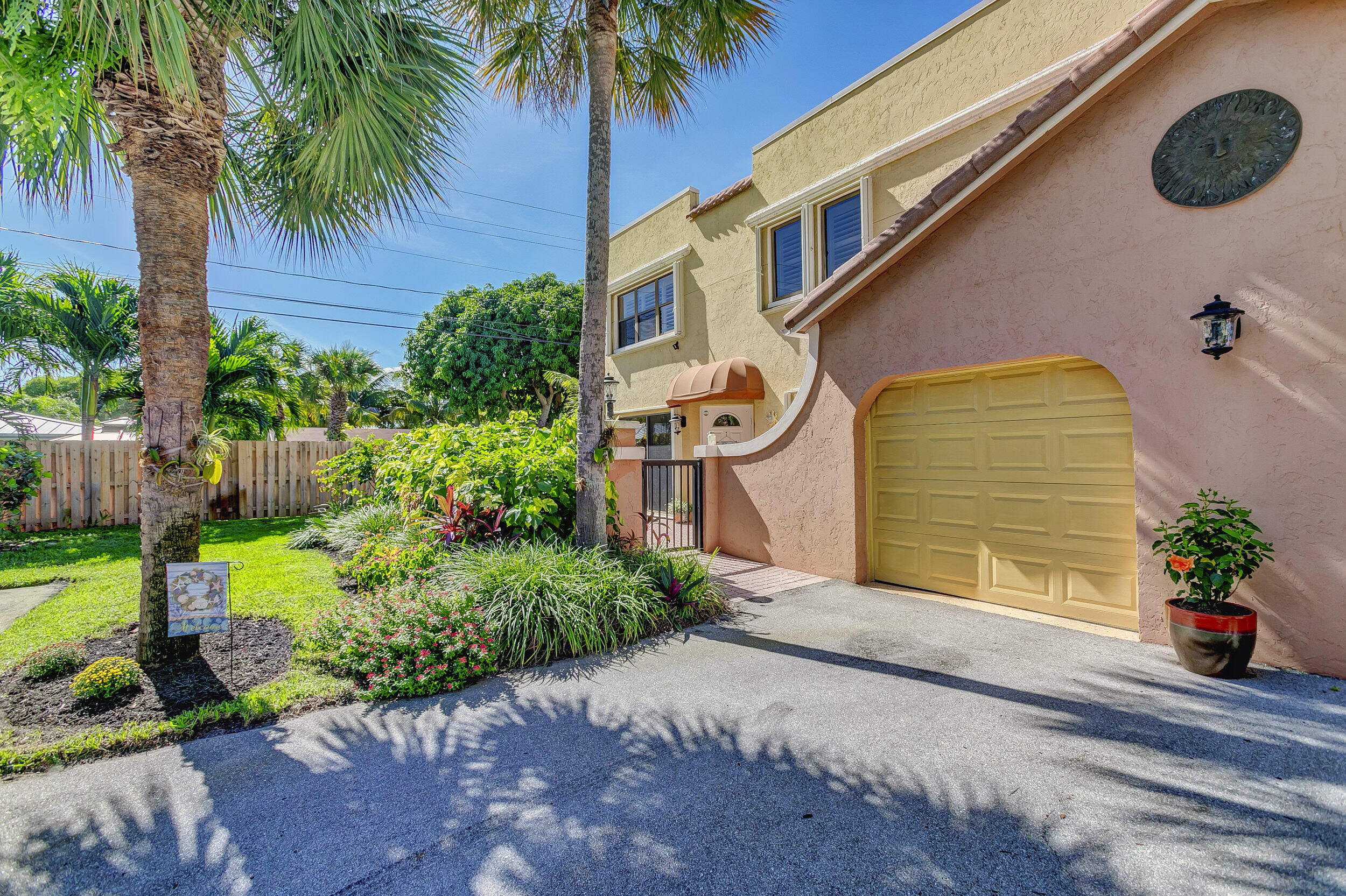 80 Uno Lago Drive