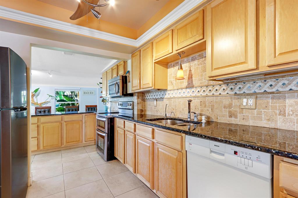5672 SE Nassau Terrace