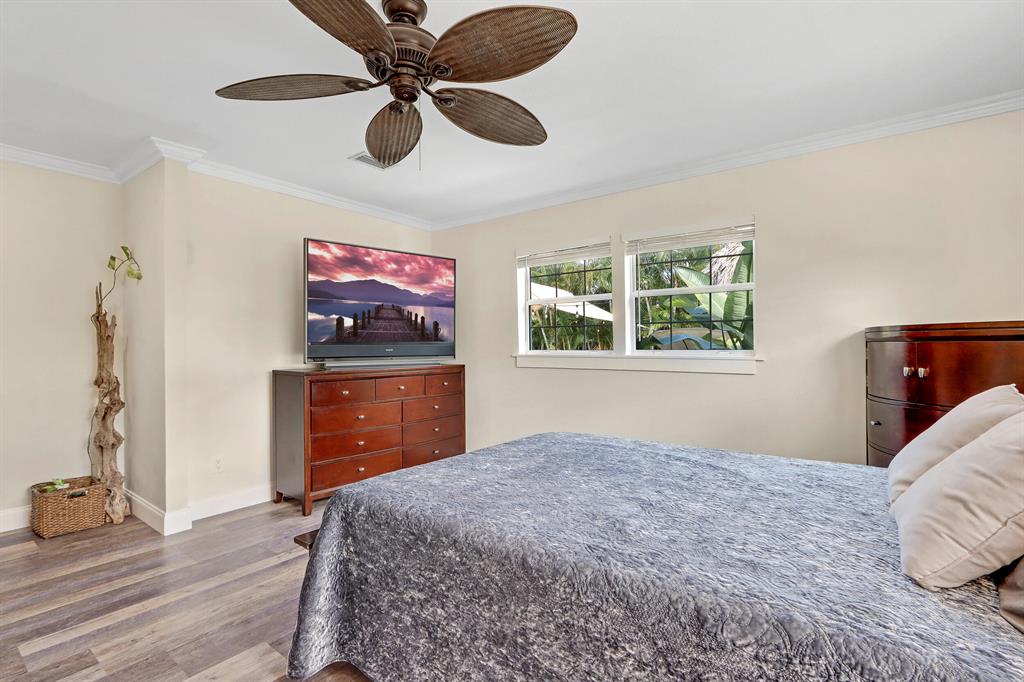5672 SE Nassau Terrace