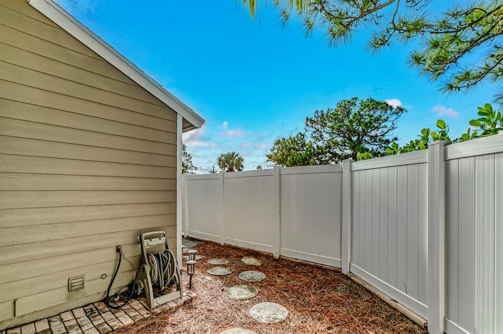707 Stonewood Court 19d