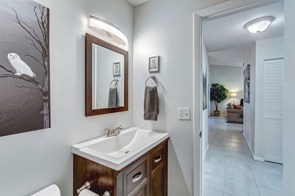 707 Stonewood Court 19d