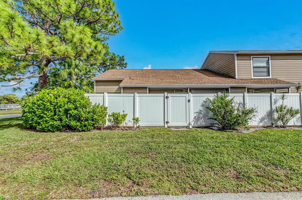 707 Stonewood Court 19d