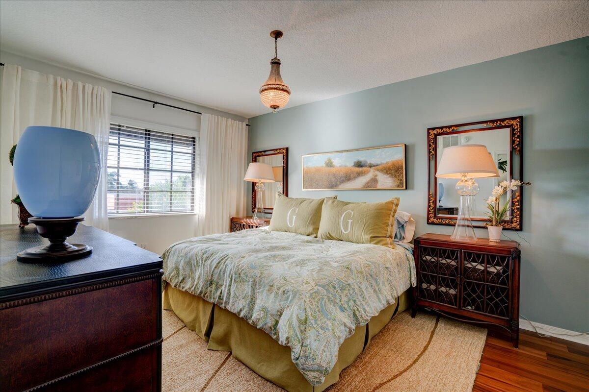 4883 Pga Boulevard 304