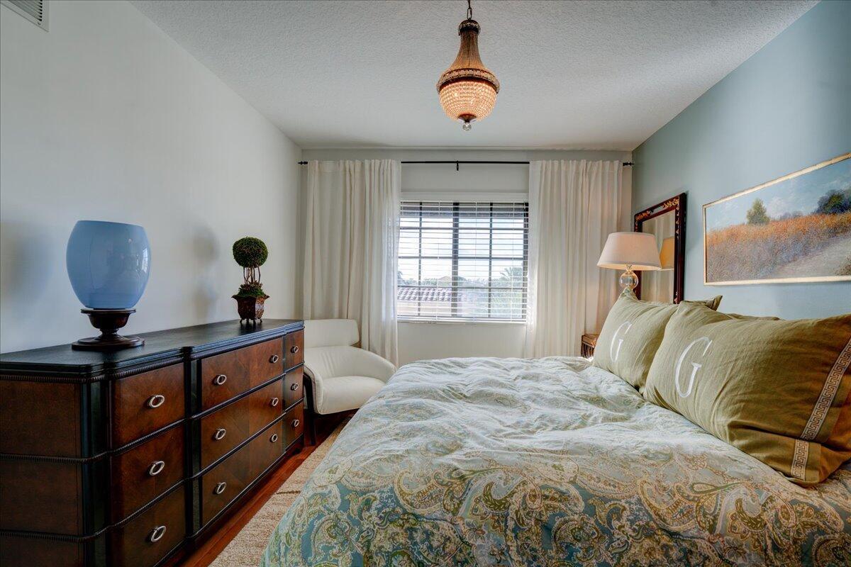 4883 Pga Boulevard 304
