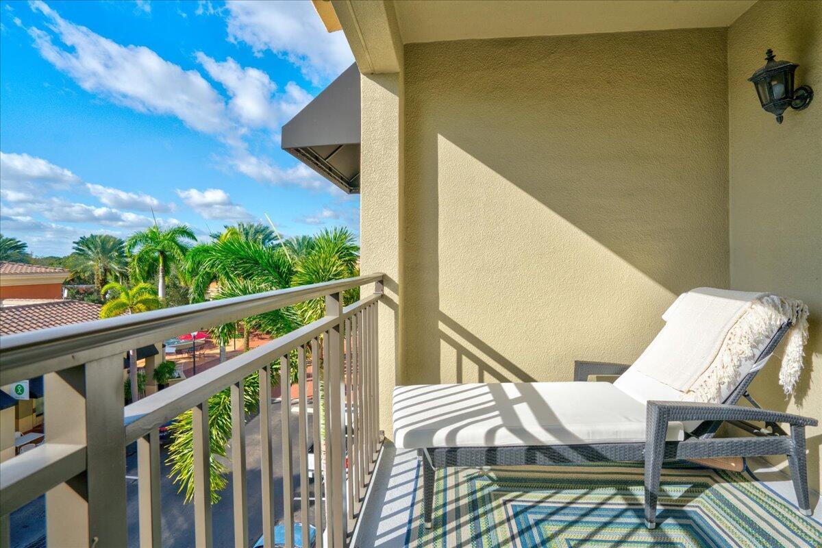 4883 Pga Boulevard 304