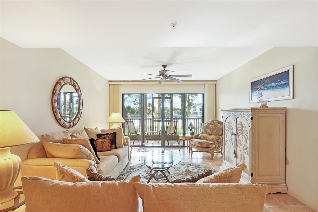 1001 Seafarer Circle 102