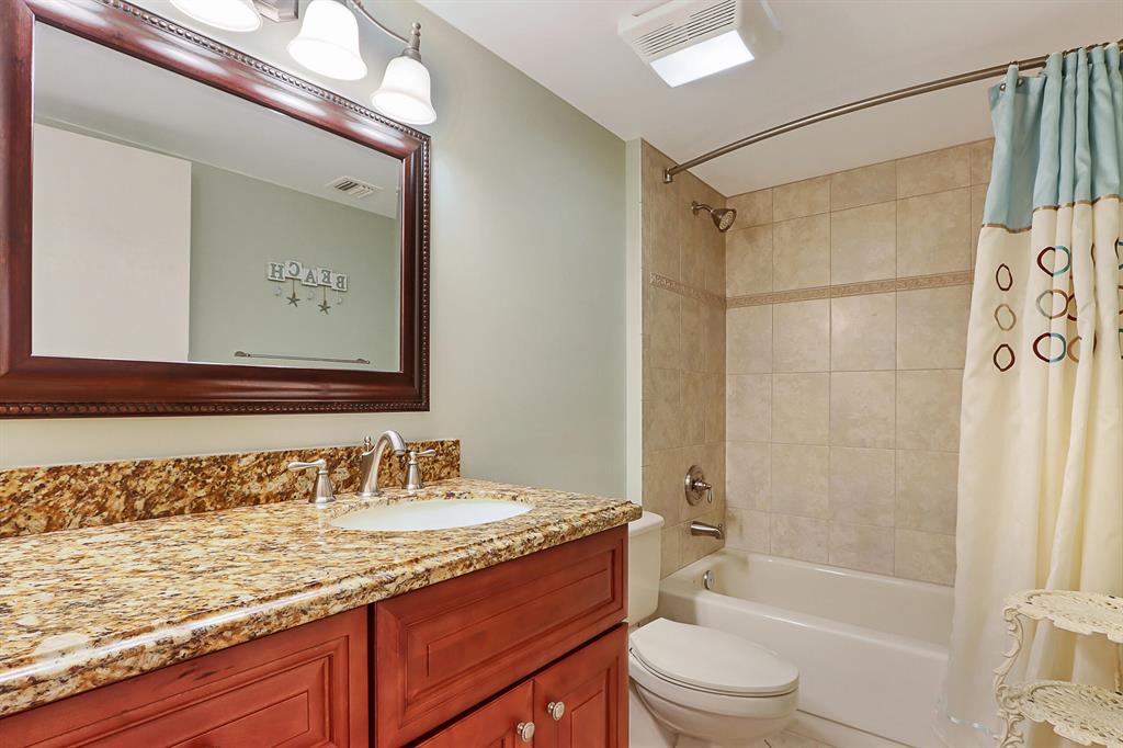 1001 Seafarer Circle 102