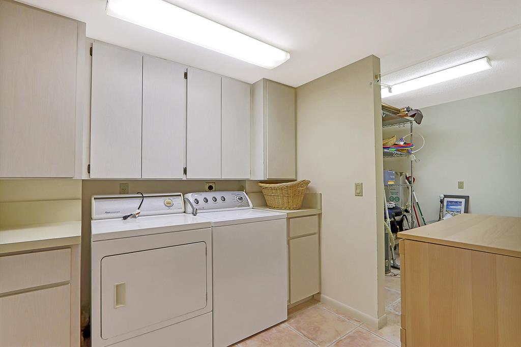 1001 Seafarer Circle 102