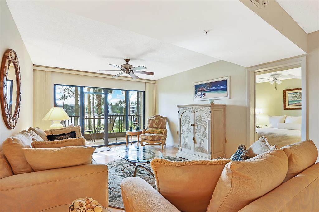 1001 Seafarer Circle 102