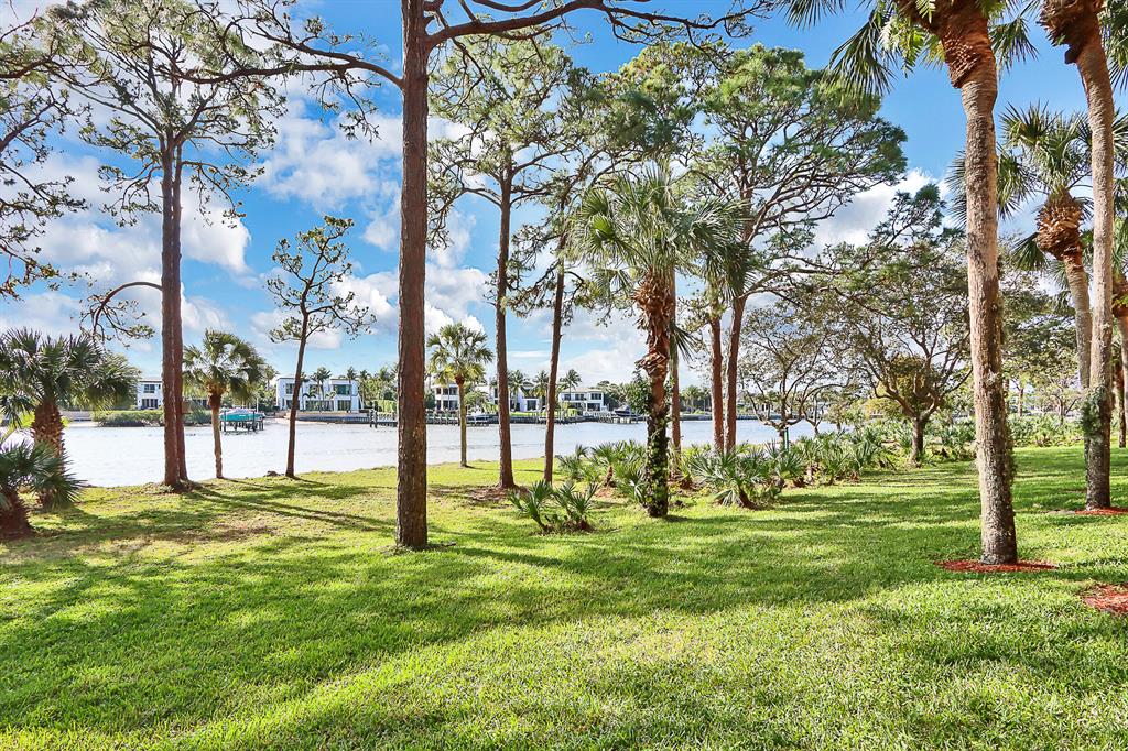 1001 Seafarer Circle 102