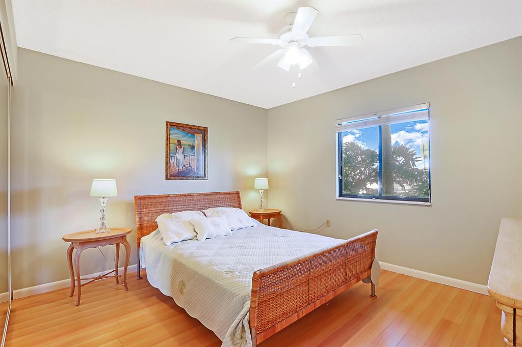 1001 Seafarer Circle 102